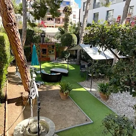 3 Bedroom With Private Garden On Location Centre Sitges