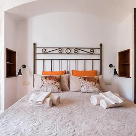 Apartment 3 Bedroom With Private Garden On Location Centre