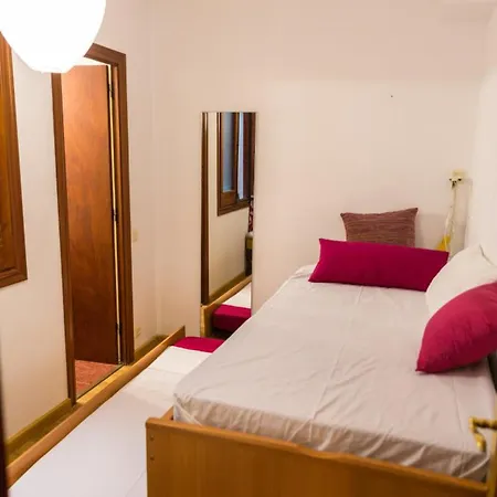 Appartement 3 Bedroom With Private Garden On Location Centre