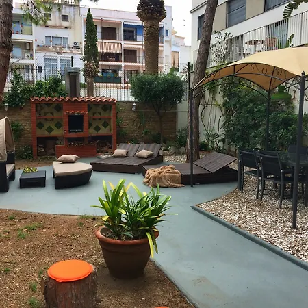 Apartment 3 Bedroom With Private Garden On Location Centre *