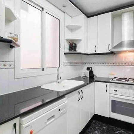 Apartment 3 Bedroom With Private Garden On Location Centre