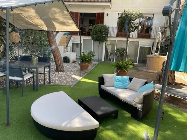 3 Bedroom With Private Garden On Location Centre