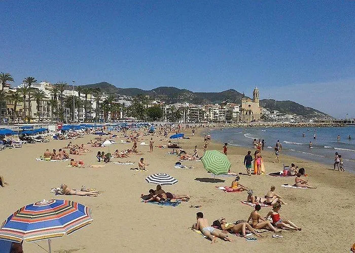 3 Bedroom With Private Garden On Location Centre *