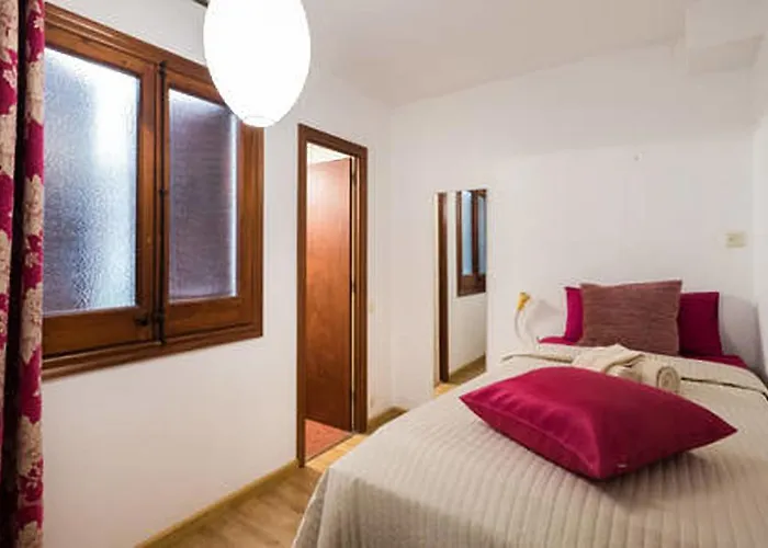 3 Bedroom With Private Garden On Location Centre Sitges