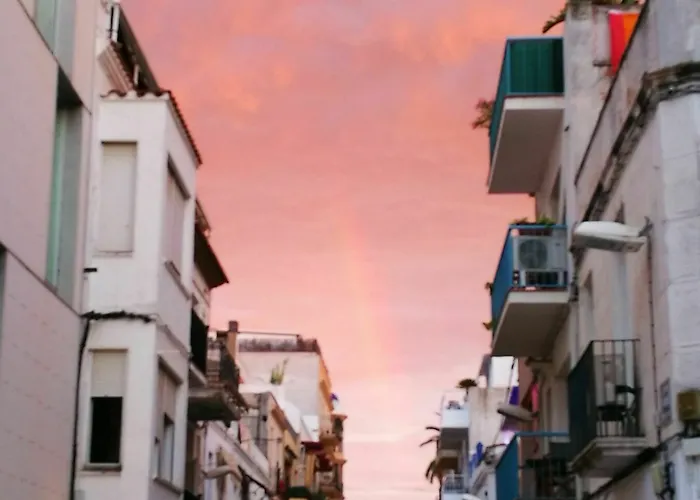 3 Bedroom With Private Garden On Location Centre