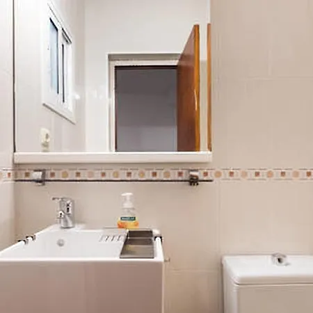 Appartement 3 Bedroom With Private Garden On Location Centre *