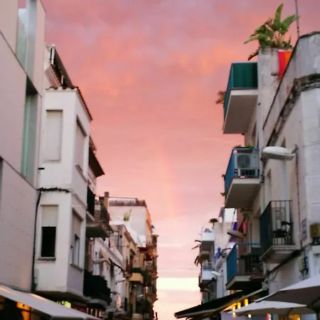 3 Bedroom With Private Garden On Location Centre