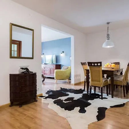 3 Bedroom With Private Garden On Location Centre