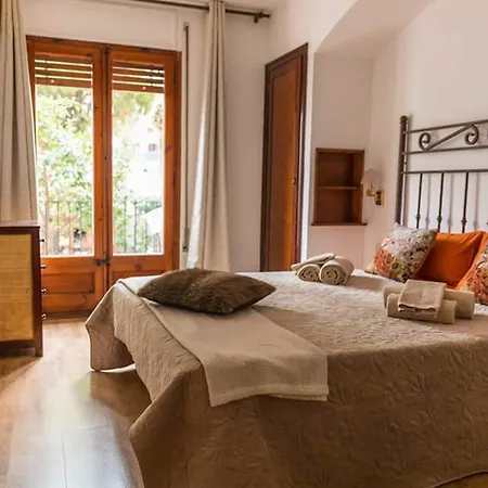 3 Bedroom With Private Garden On Location Centre Appartement *