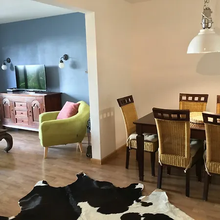 3 Bedroom With Private Garden On Location Centre