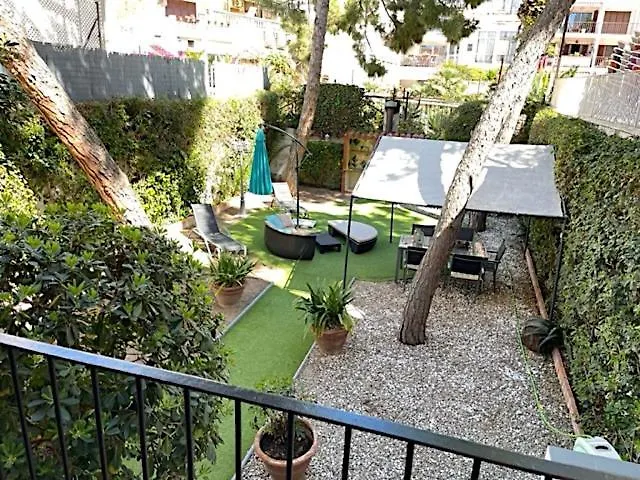 3 Bedroom With Private Garden On Location Centre 锡切斯