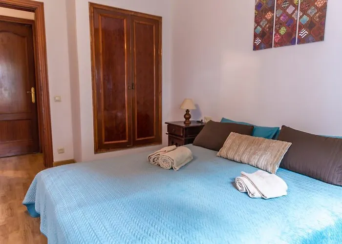 3 Bedroom With Private Garden On Location Centre