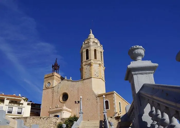 3 Bedroom With Private Garden On Location Centre *