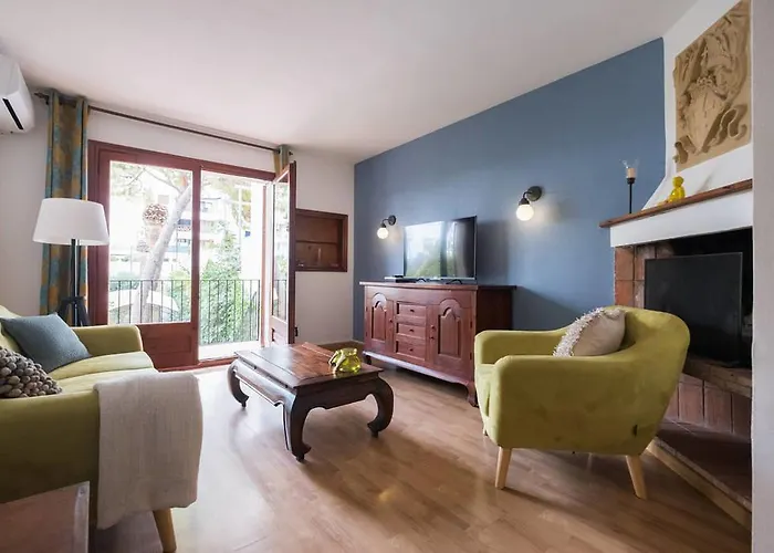 Apartamento 3 Bedroom With Private Garden On Location Centre