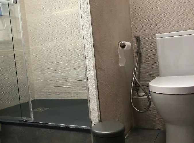 3 Bedroom With Private Garden On Location Centre * 锡切斯