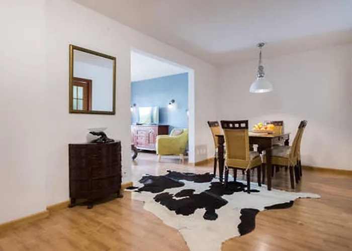 3 Bedroom With Private Garden On Location Centre