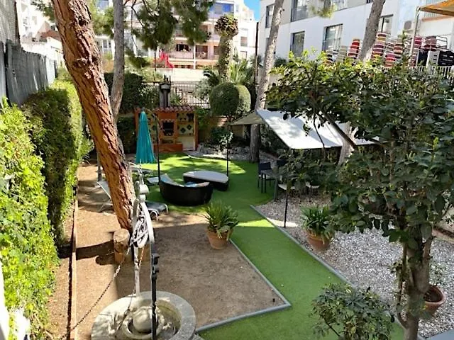 3 Bedroom With Private Garden On Location Centre Сиджес