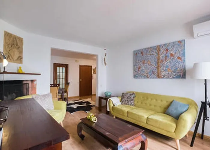 3 Bedroom With Private Garden On Location Centre Сиджес