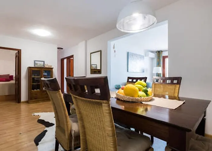 3 Bedroom With Private Garden On Location Centre * Сиджес